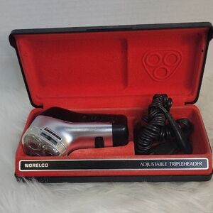 Vintage Norelco Adjustable Tripleheader‎ Electric Shaver With Case